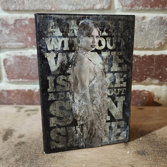 Taylor Swift Reputation Inspired Art Block - Picture 1 of 4